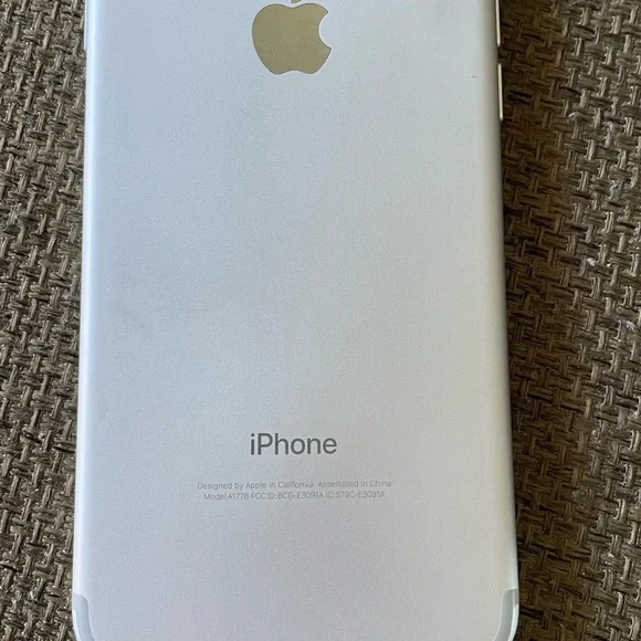 iPhone 7 in perfect working condition. Unlocked can be used with other carriers. - Picture 2 of 4